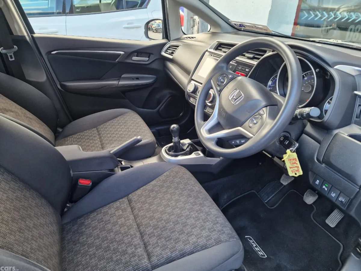 Honda Jazz Hatchback, Petrol, 2016, Silver