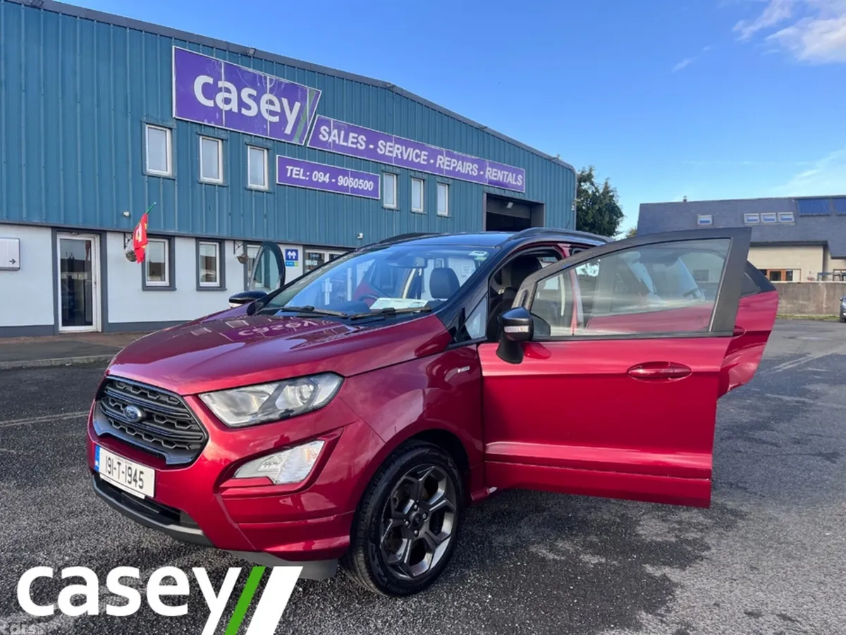 Ford EcoSport Hatchback, Petrol, 2019, Red