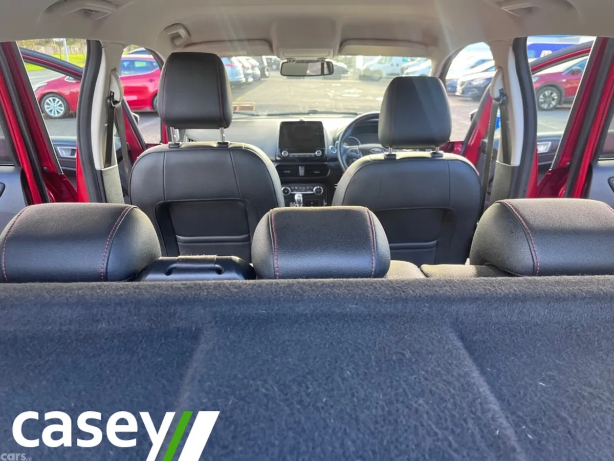 Ford EcoSport Hatchback, Petrol, 2019, Red