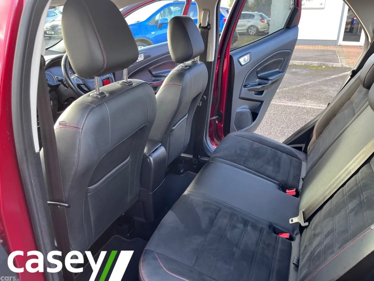 Ford EcoSport Hatchback, Petrol, 2019, Red