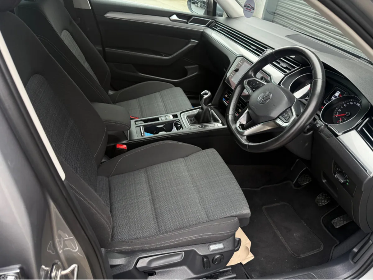 Volkswagen Passat Saloon, Diesel, 2021, Grey