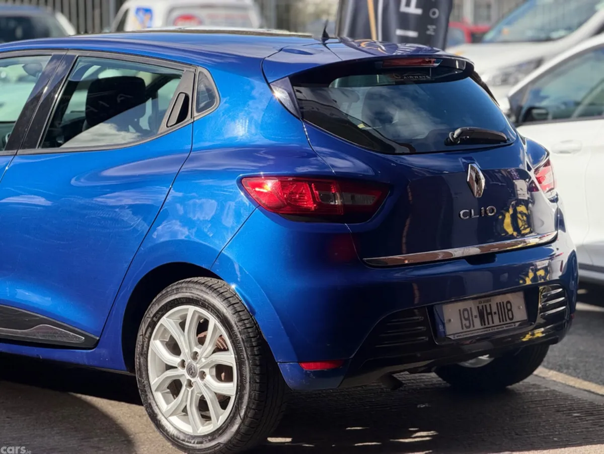 Renault Clio Hatchback, Petrol, 2019, Blue