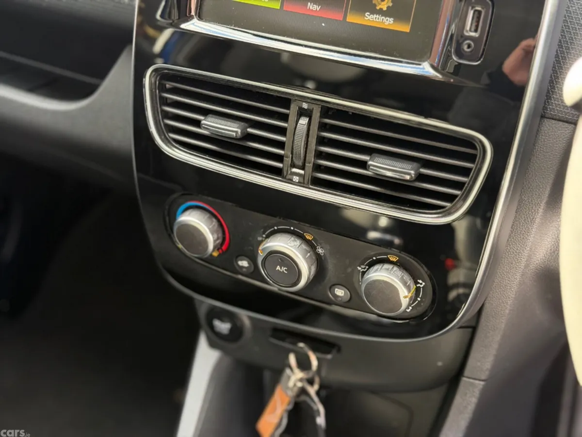 Renault Clio Hatchback, Petrol, 2019, Blue