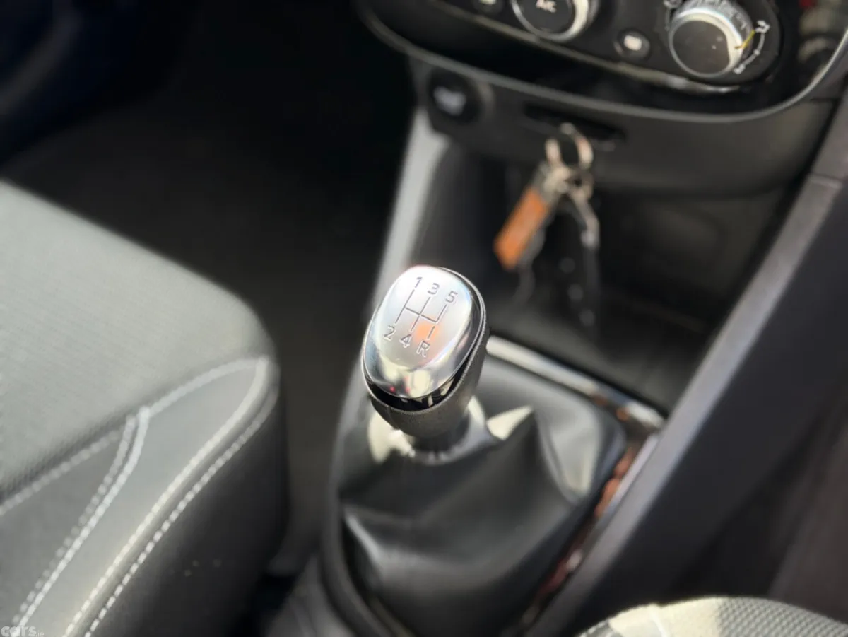 Renault Clio Hatchback, Petrol, 2019, Blue