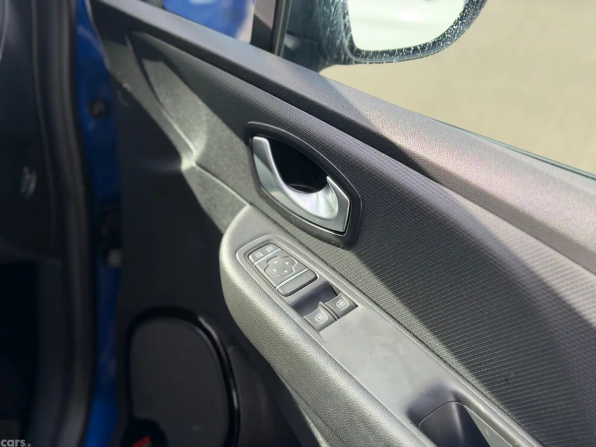 Renault Clio Hatchback, Petrol, 2019, Blue