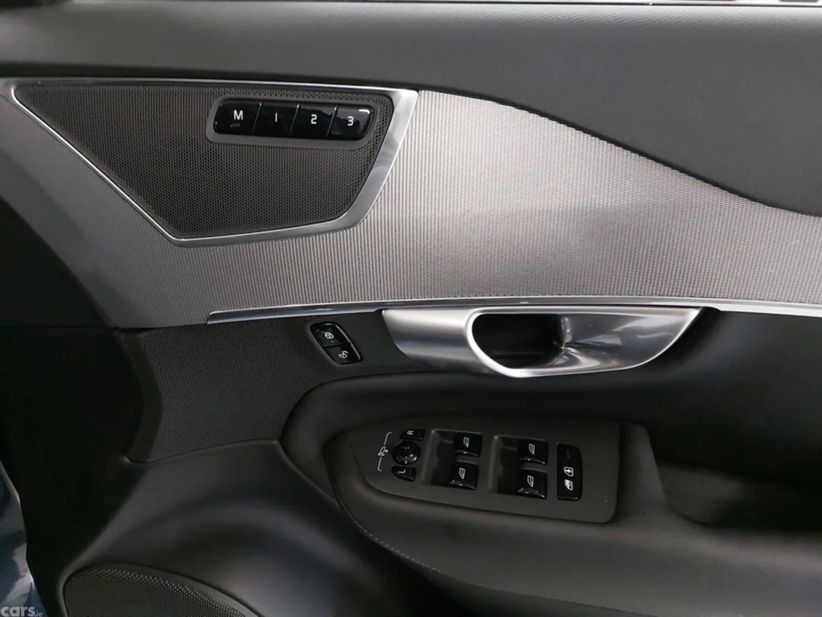 Volvo XC90 SUV, Petrol Plug-in Hybrid, 2024, Blue