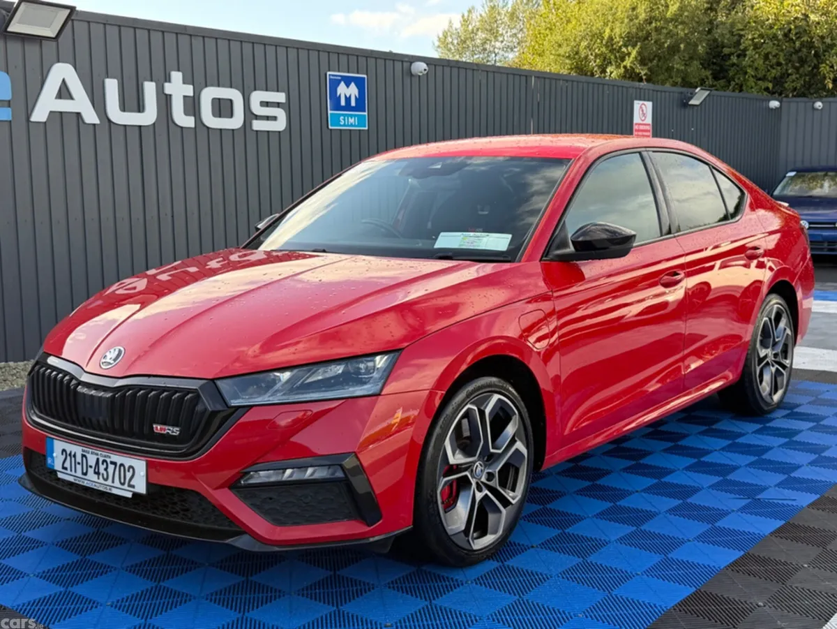 Skoda Octavia Hatchback, Petrol Hybrid, 2021, Red