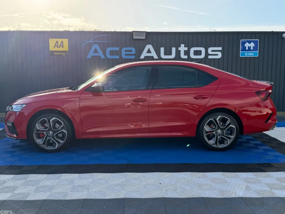 Skoda Octavia Hatchback, Petrol Hybrid, 2021, Red