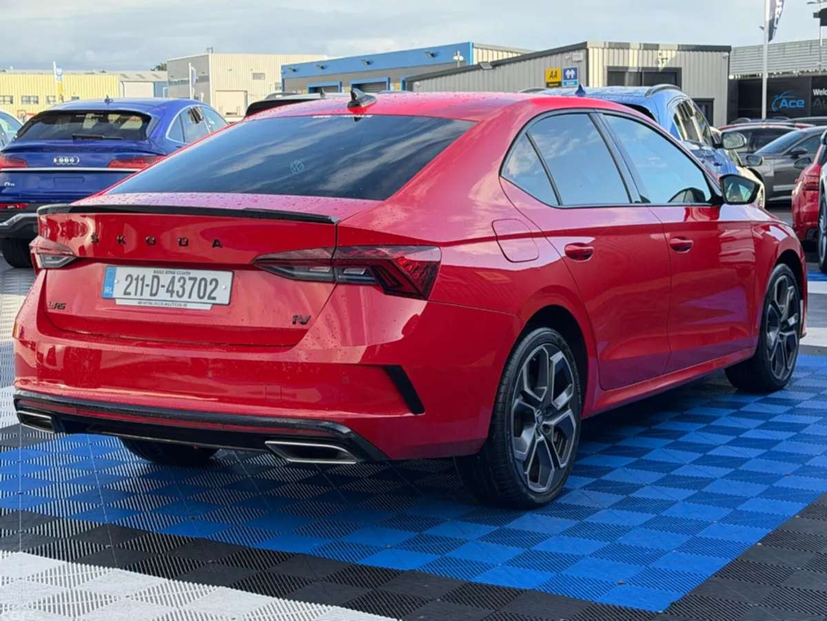 Skoda Octavia Hatchback, Petrol Hybrid, 2021, Red