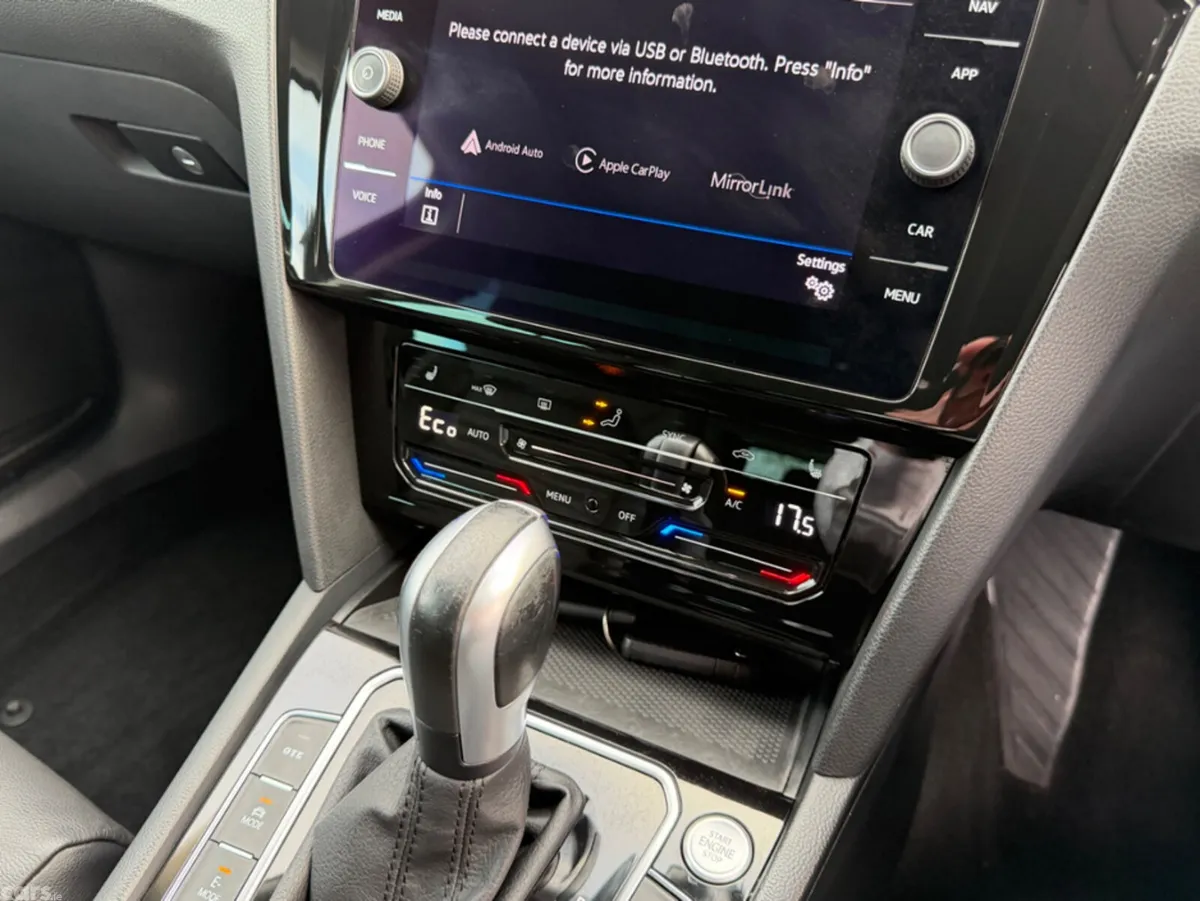 Volkswagen Passat Estate, Petrol Hybrid, 2022, Grey
