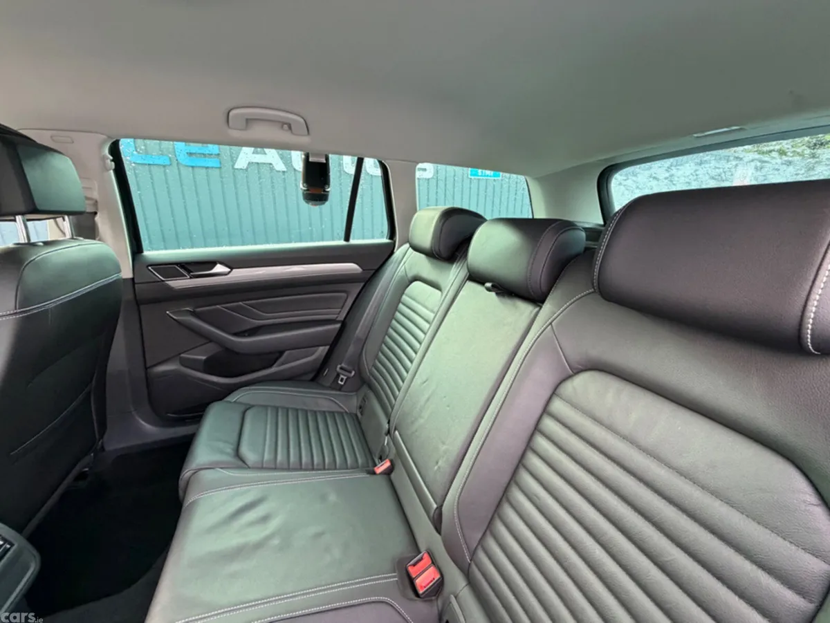 Volkswagen Passat Estate, Petrol Hybrid, 2022, Grey