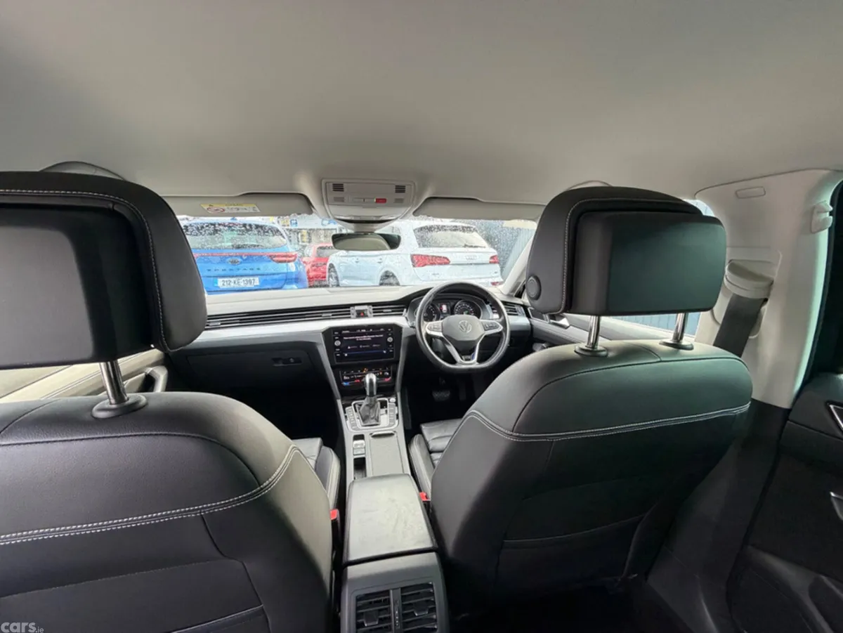 Volkswagen Passat Estate, Petrol Hybrid, 2022, Grey