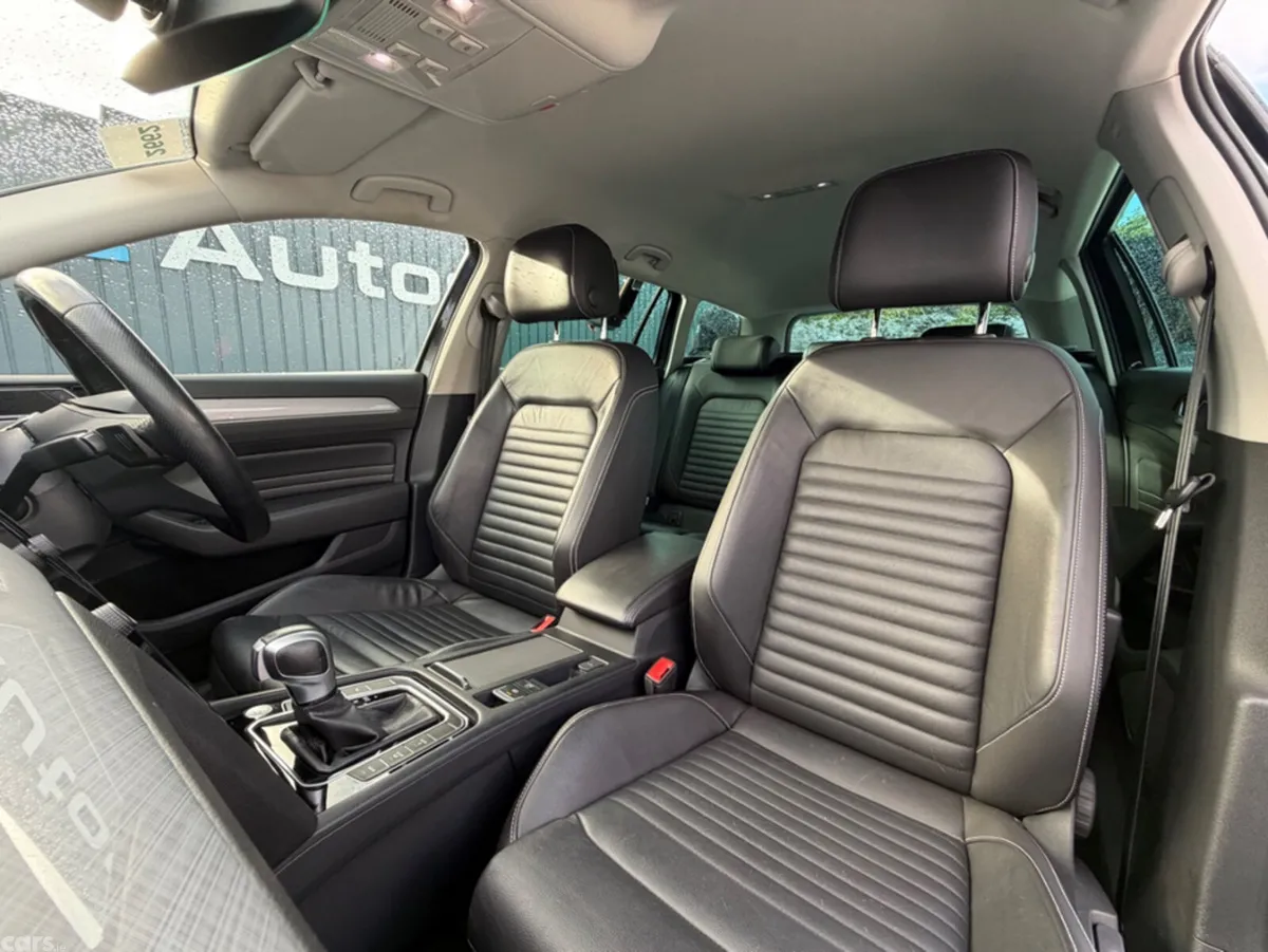 Volkswagen Passat Estate, Petrol Hybrid, 2022, Grey