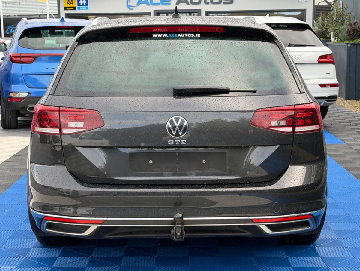Volkswagen Passat Estate, Petrol Plug-in Hybrid, 2022, Grey
