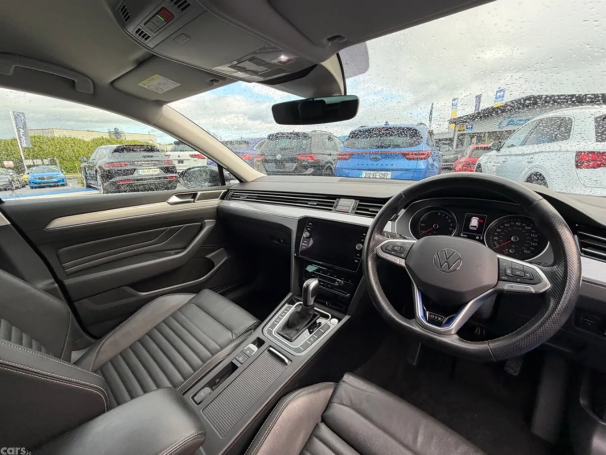 Volkswagen Passat Estate, Petrol Plug-in Hybrid, 2022, Grey