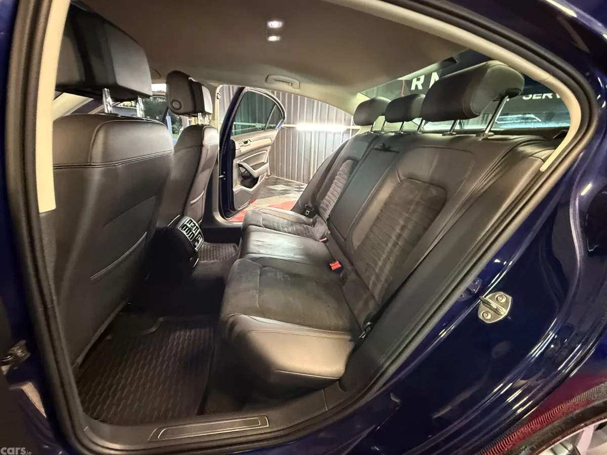 Volkswagen Passat Saloon, Diesel, 2018, Blue