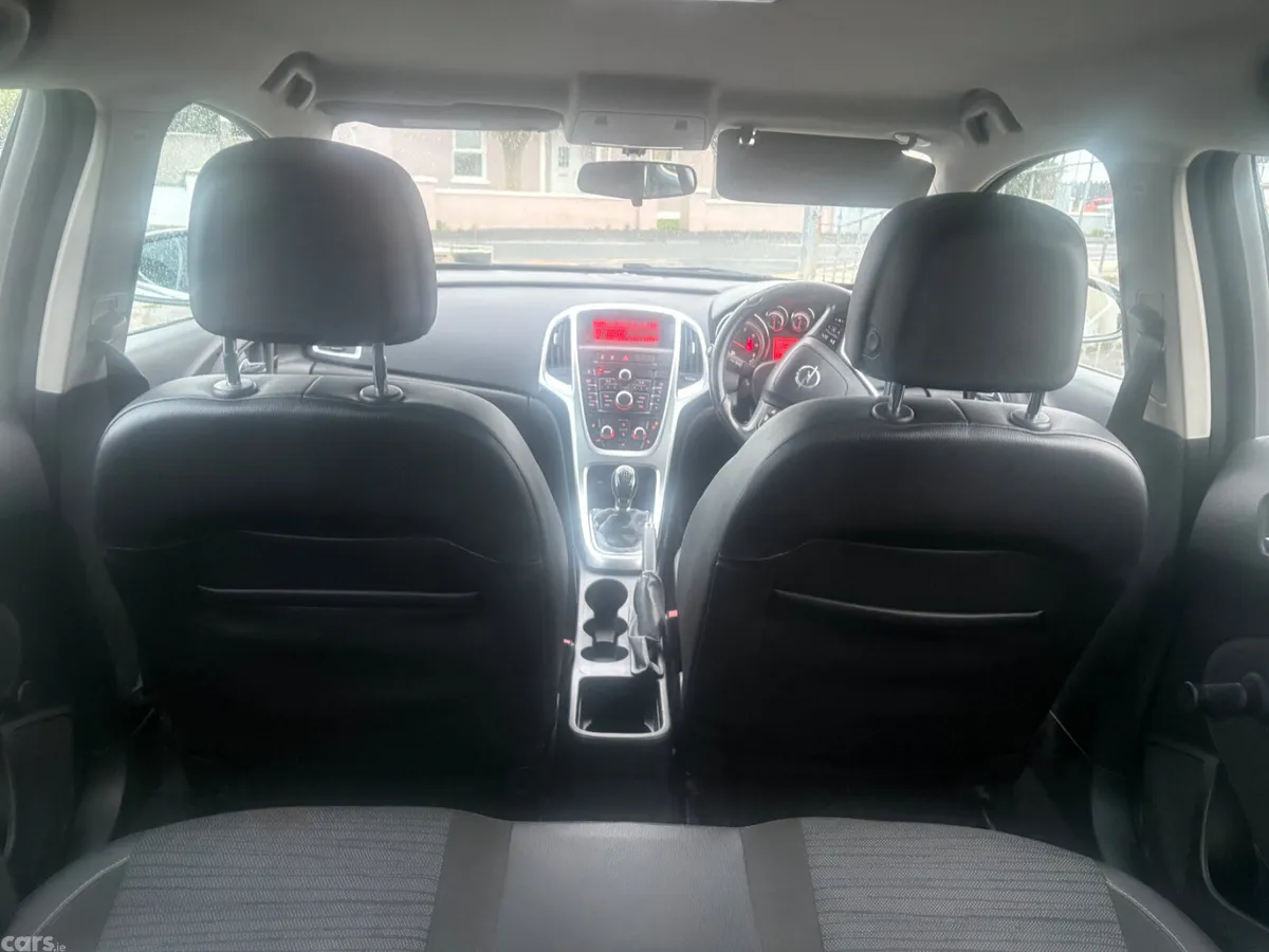 Opel Astra Hatchback, Diesel, 2015, Silver