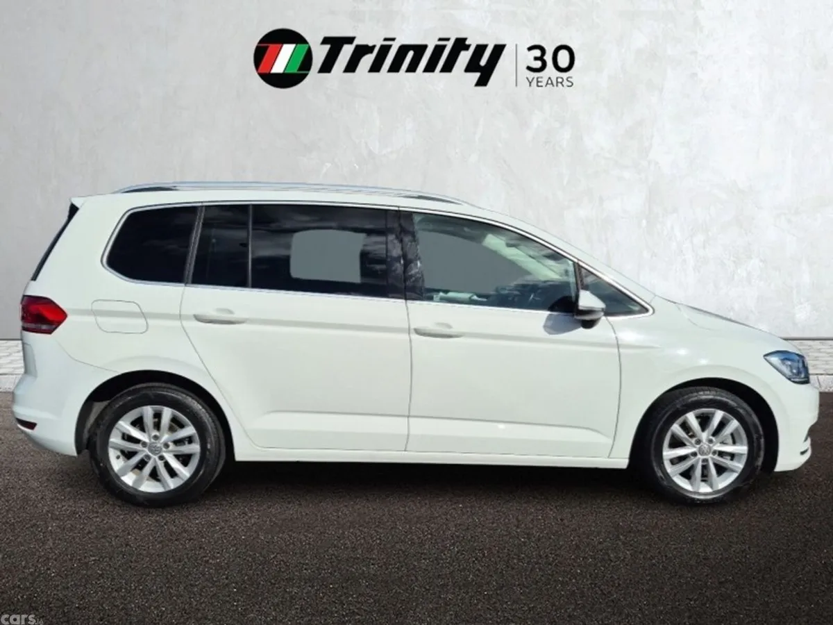 Volkswagen Touran MPV, Petrol, 2018, White