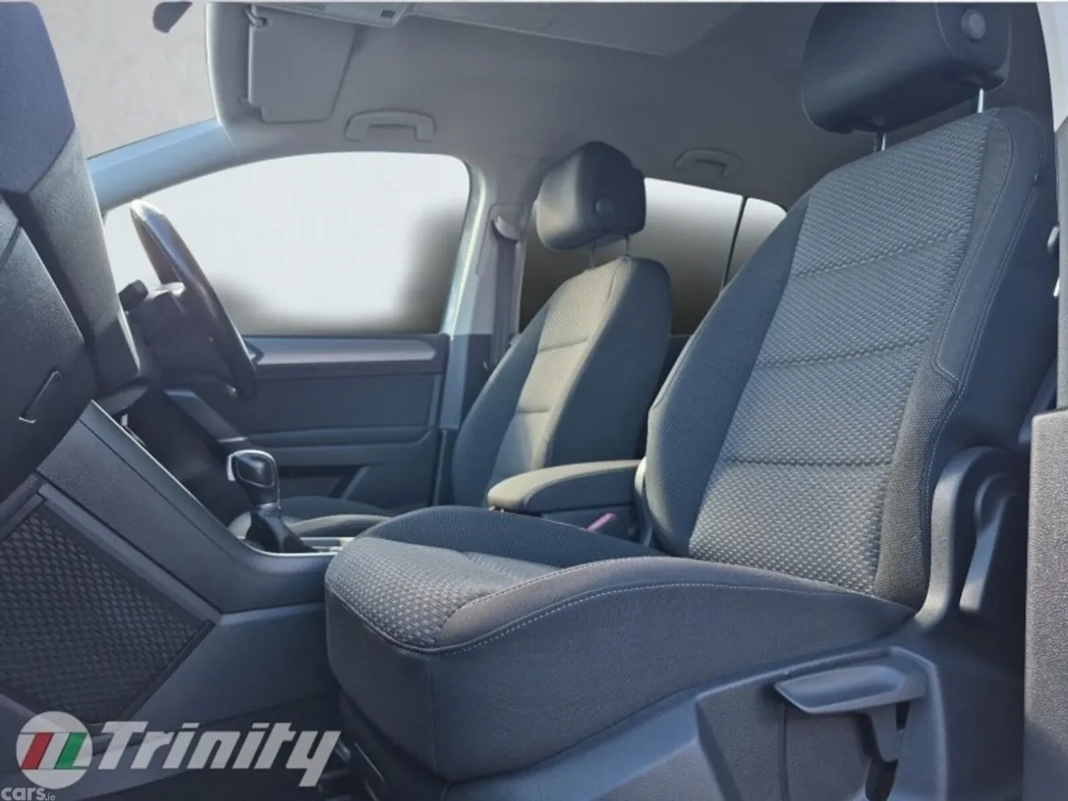 Volkswagen Touran MPV, Petrol, 2018, White
