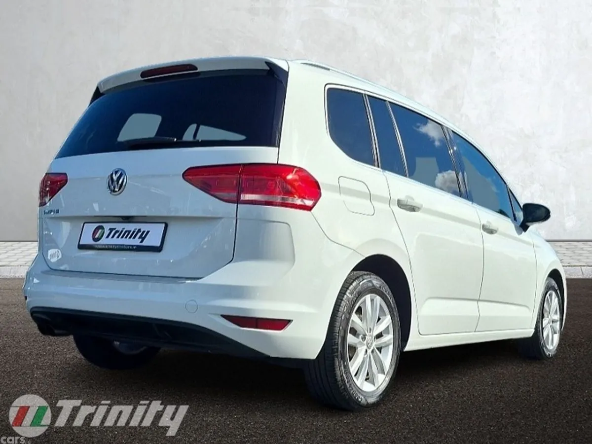 Volkswagen Touran MPV, Petrol, 2018, White