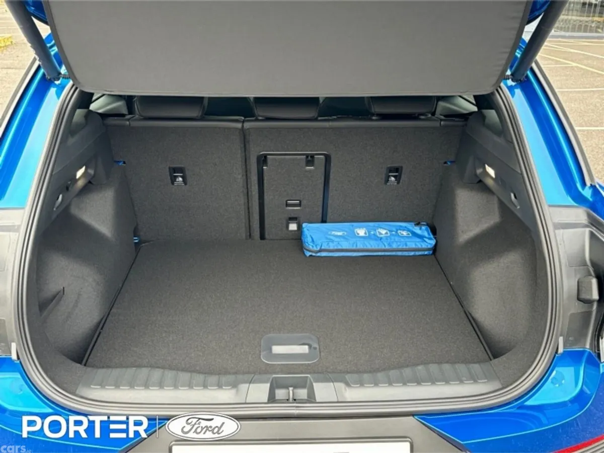 Ford Explorer SUV, Electric, 2025, Blue