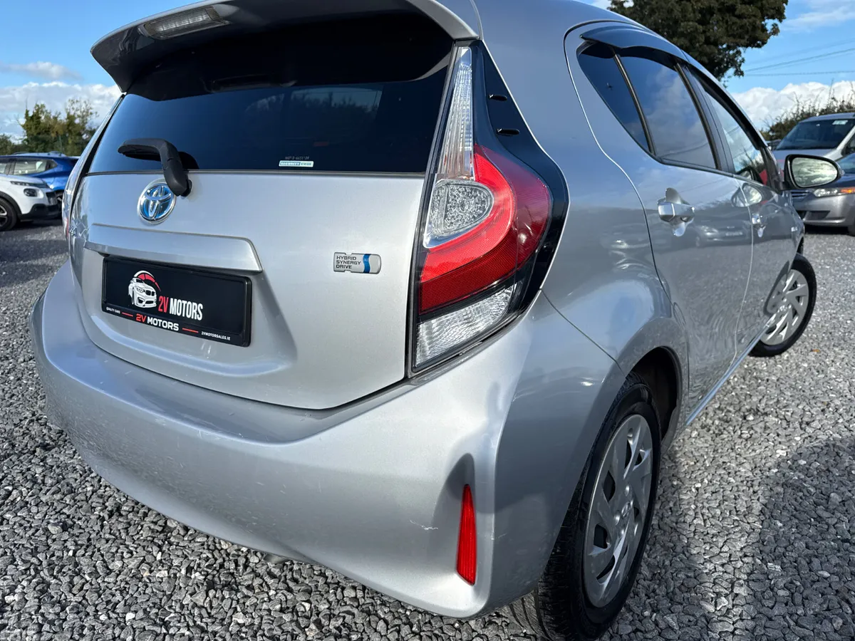 Toyota Aqua Hatchback, Petrol Hybrid, 2017, Silver