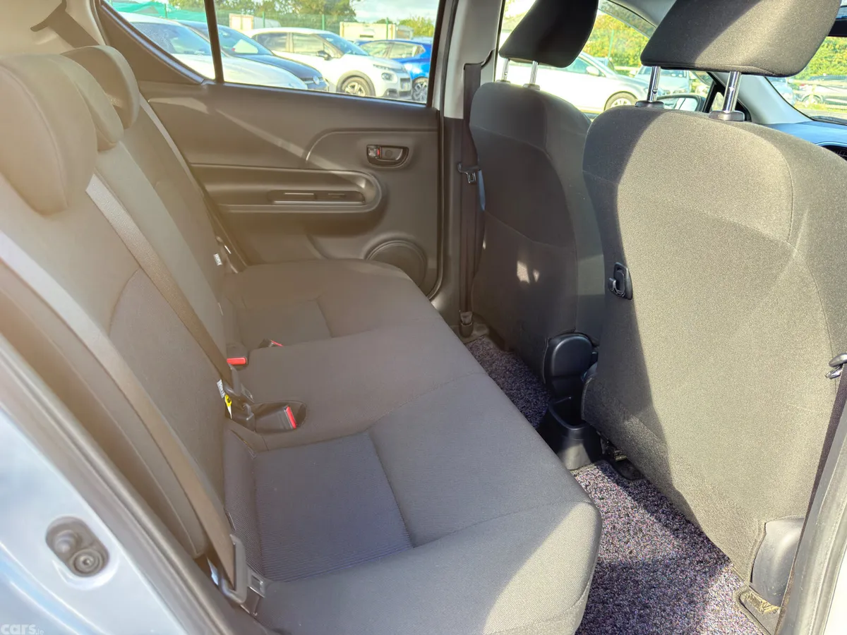 Toyota Aqua Hatchback, Petrol Hybrid, 2017, Silver