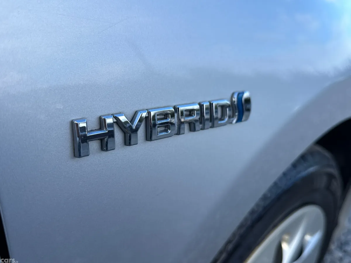 Toyota Aqua Hatchback, Petrol Hybrid, 2017, Silver