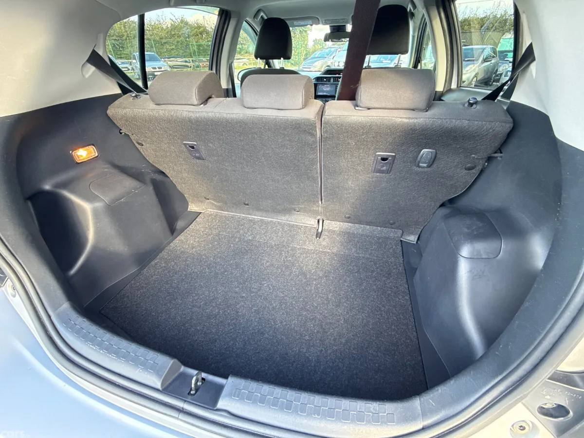 Toyota Aqua Hatchback, Petrol Hybrid, 2017, Silver