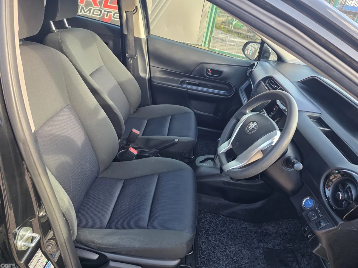 Toyota Aqua Hatchback, Petrol Hybrid, 2015, Black