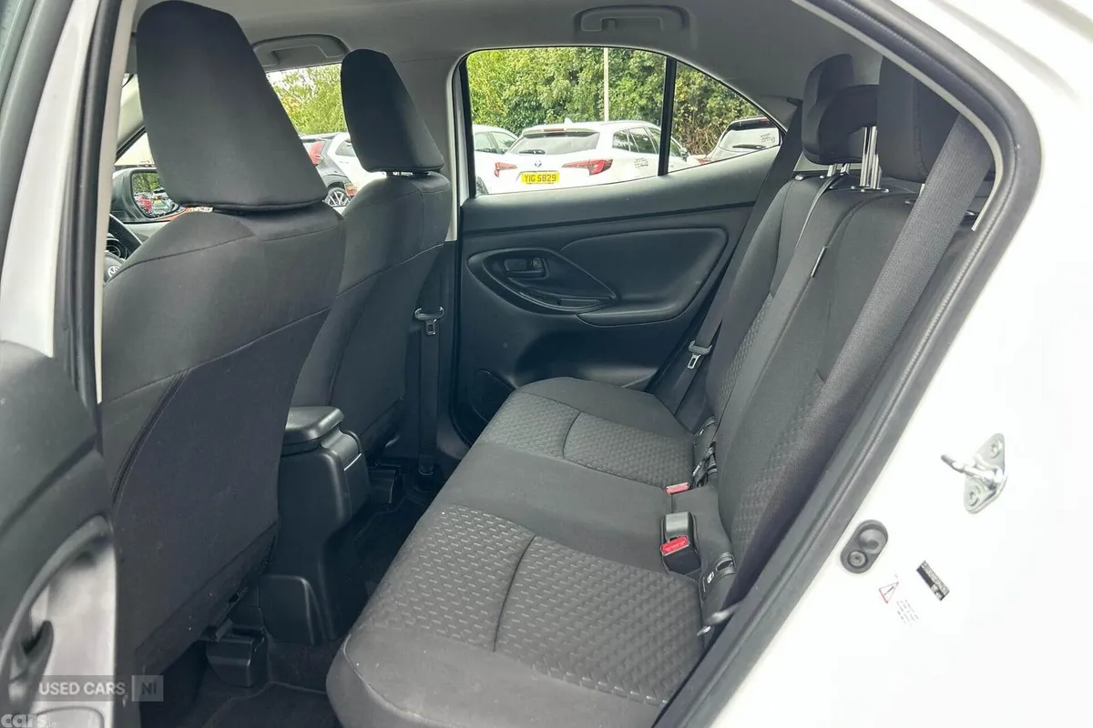 Toyota Yaris Cross SUV, Petrol Hybrid, 2024, White