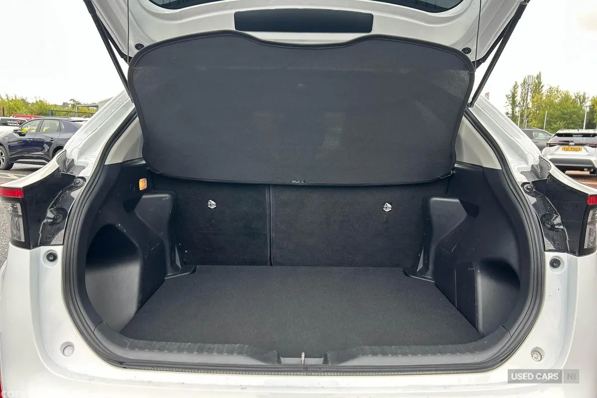 Toyota Yaris Cross SUV, Petrol Hybrid, 2024, White