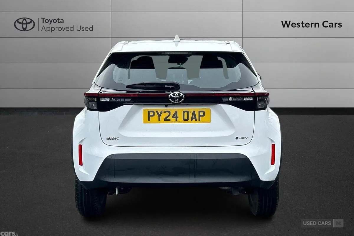 Toyota Yaris Cross SUV, Petrol Hybrid, 2024, White