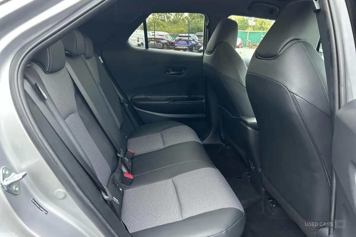 Toyota C-HR SUV, Petrol Plug-in Hybrid, 2024, Silver