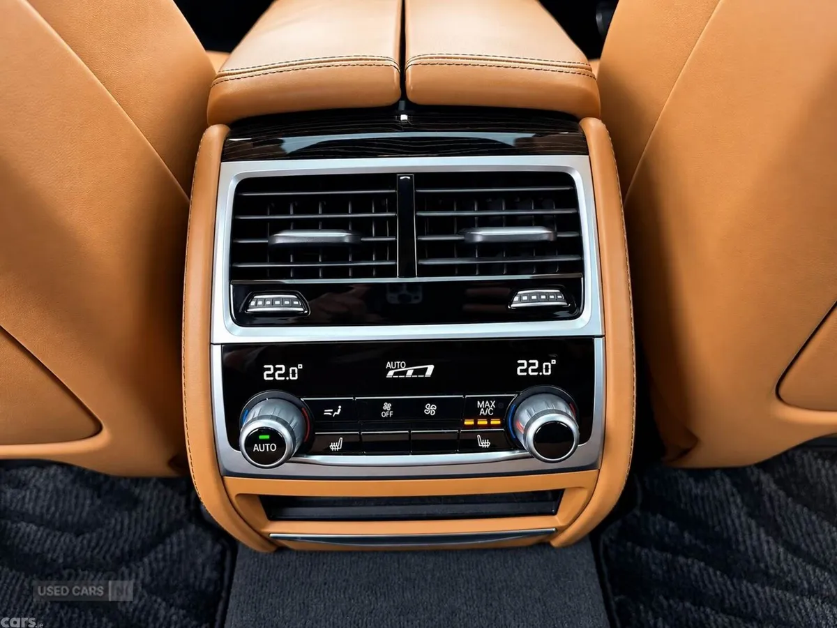 BMW 7-Series , Petrol Hybrid, 2017, Blue
