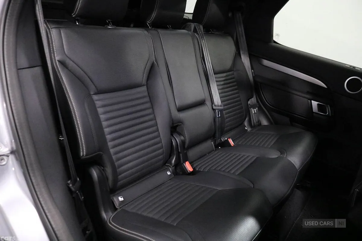 Land Rover Discovery SUV, Diesel, 2023, Grey