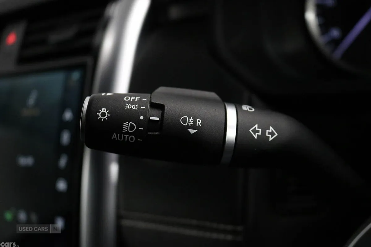 Land Rover Discovery SUV, Diesel, 2023, Grey