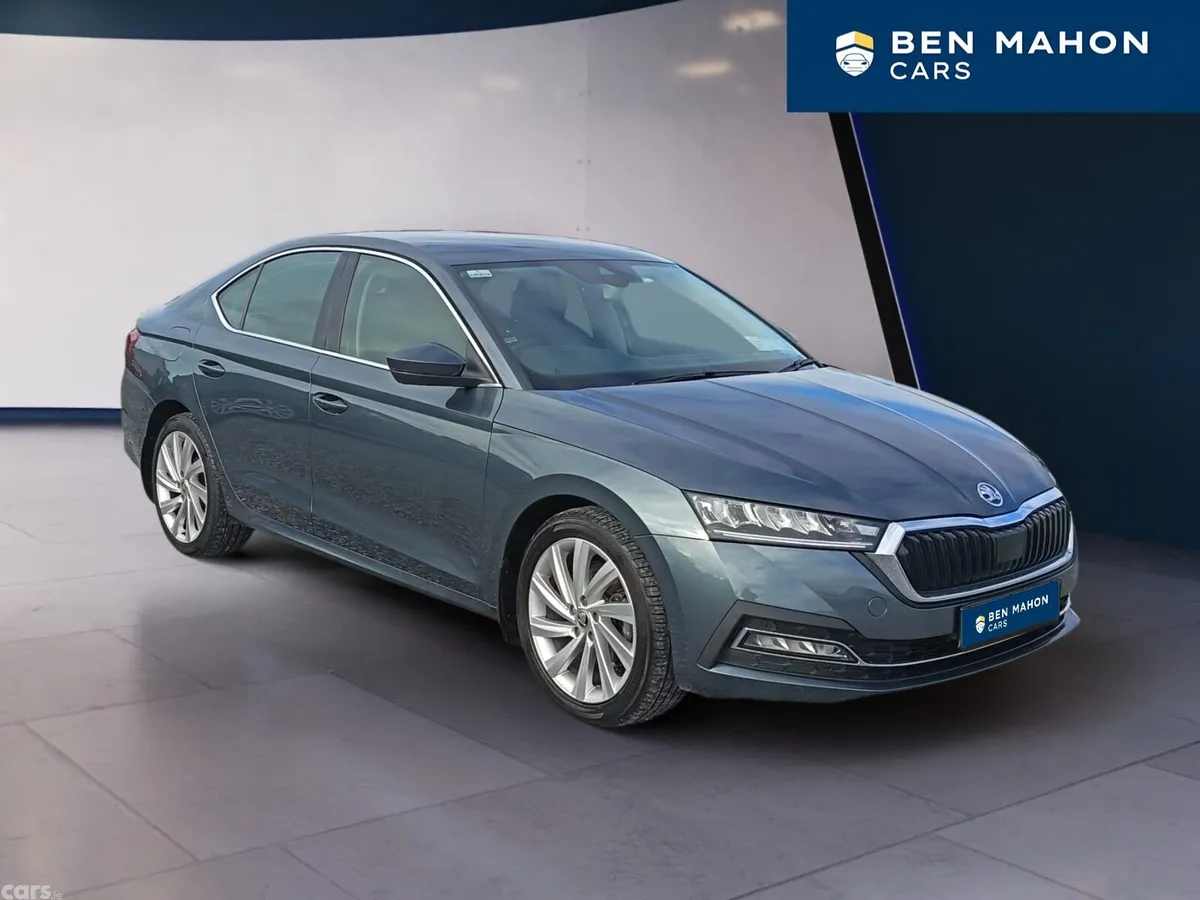 Skoda Octavia Saloon, Diesel, 2021, Grey
