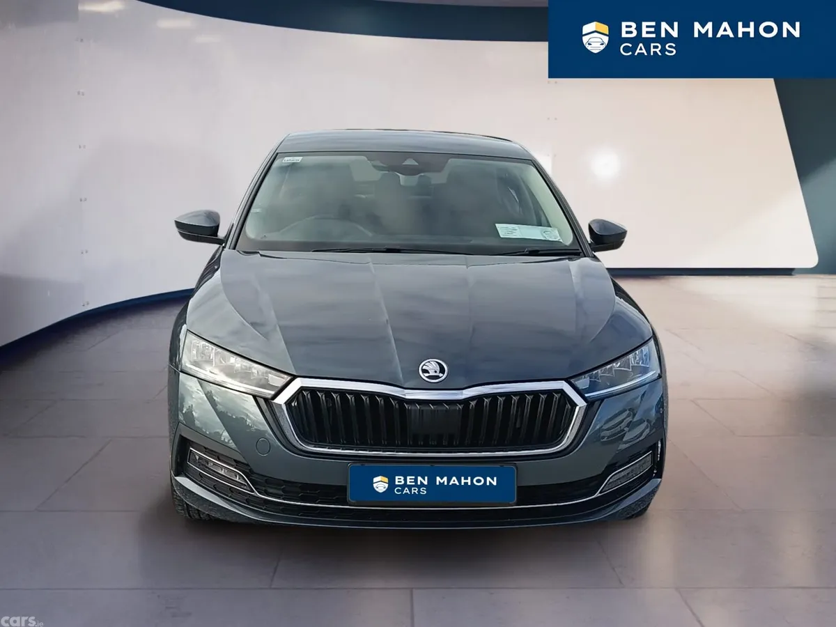 Skoda Octavia Saloon, Diesel, 2021, Grey