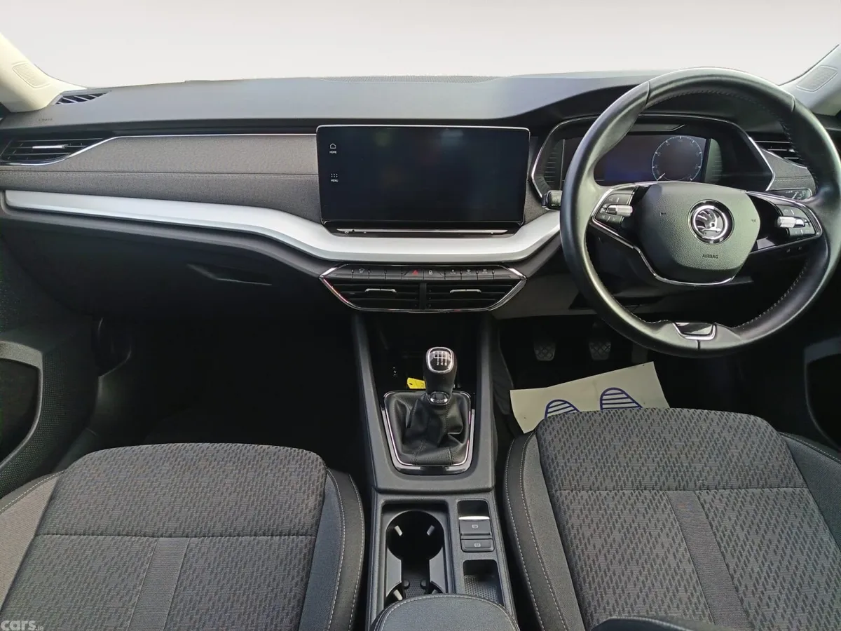 Skoda Octavia Saloon, Diesel, 2021, Grey