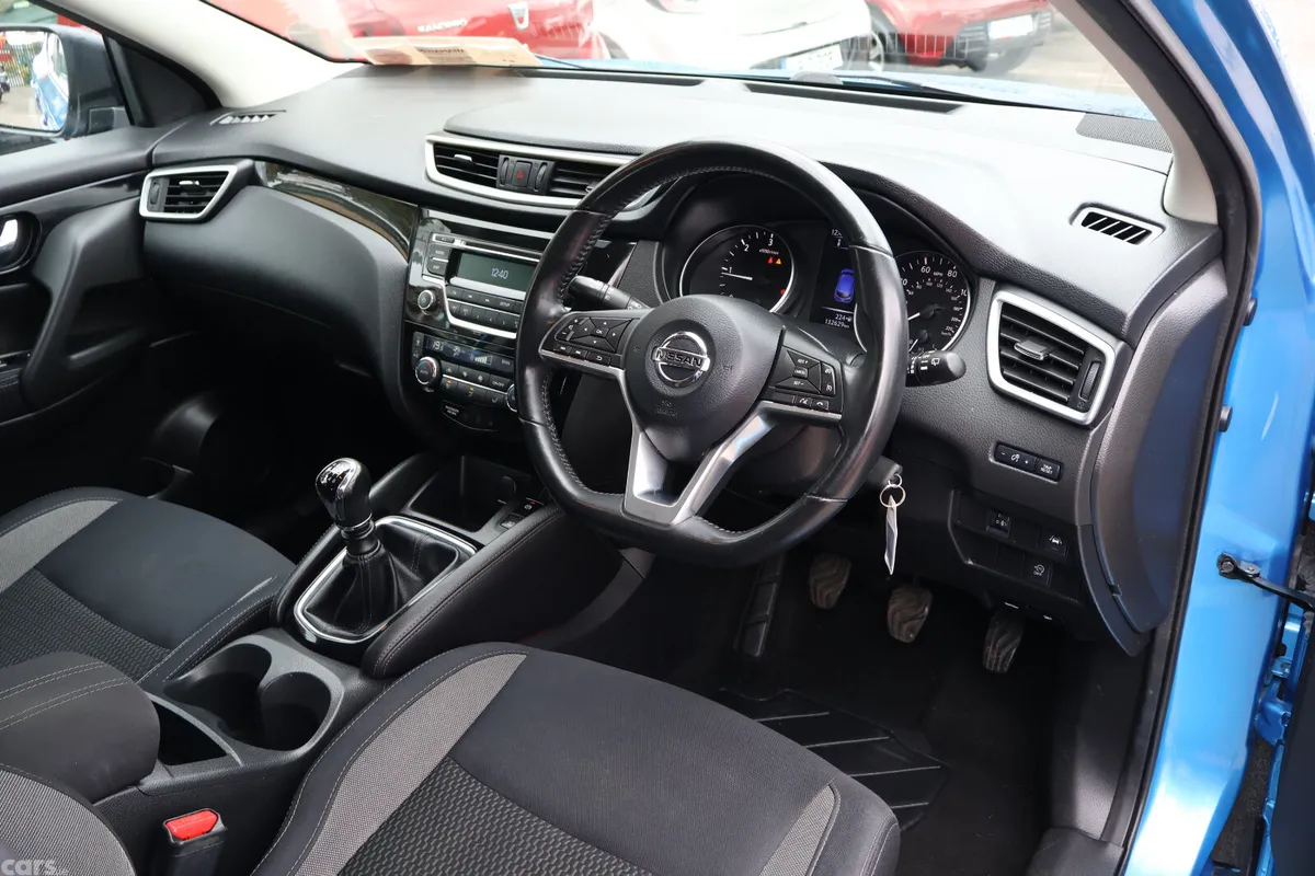 Nissan Qashqai SUV, Diesel, 2017, Blue