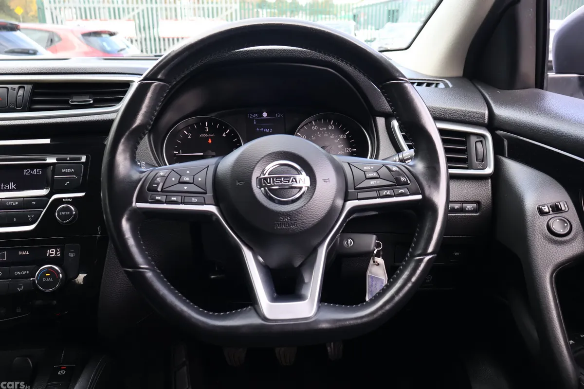 Nissan Qashqai SUV, Diesel, 2017, Blue