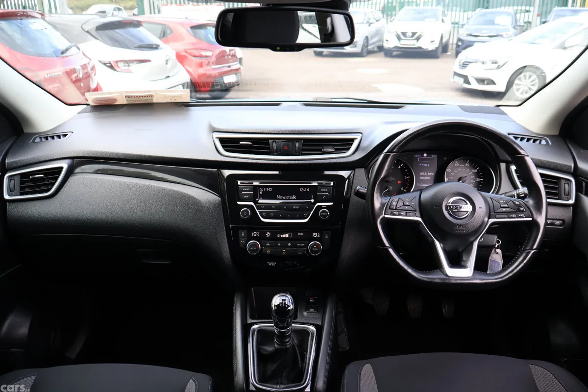 Nissan Qashqai SUV, Diesel, 2017, Blue
