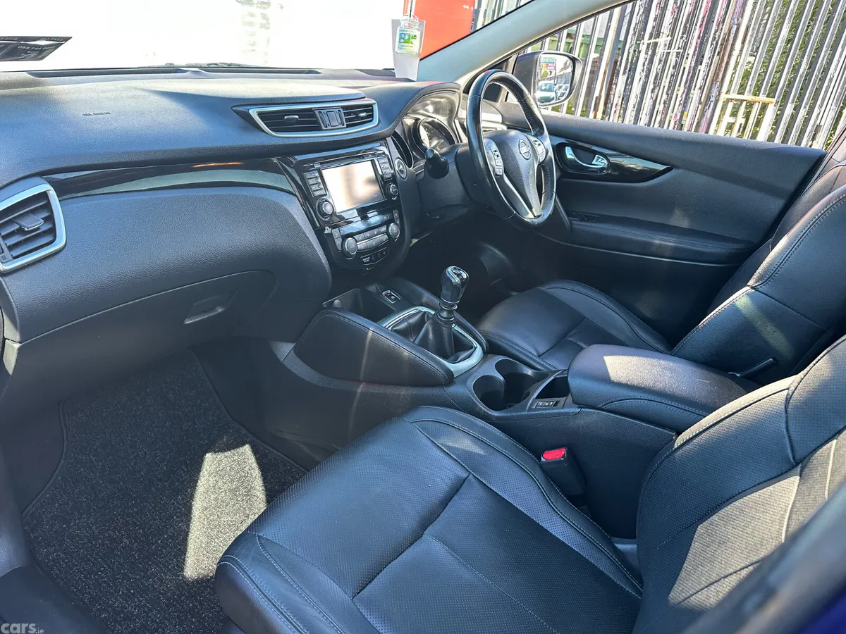 Nissan Qashqai SUV, Petrol, 2017, Blue