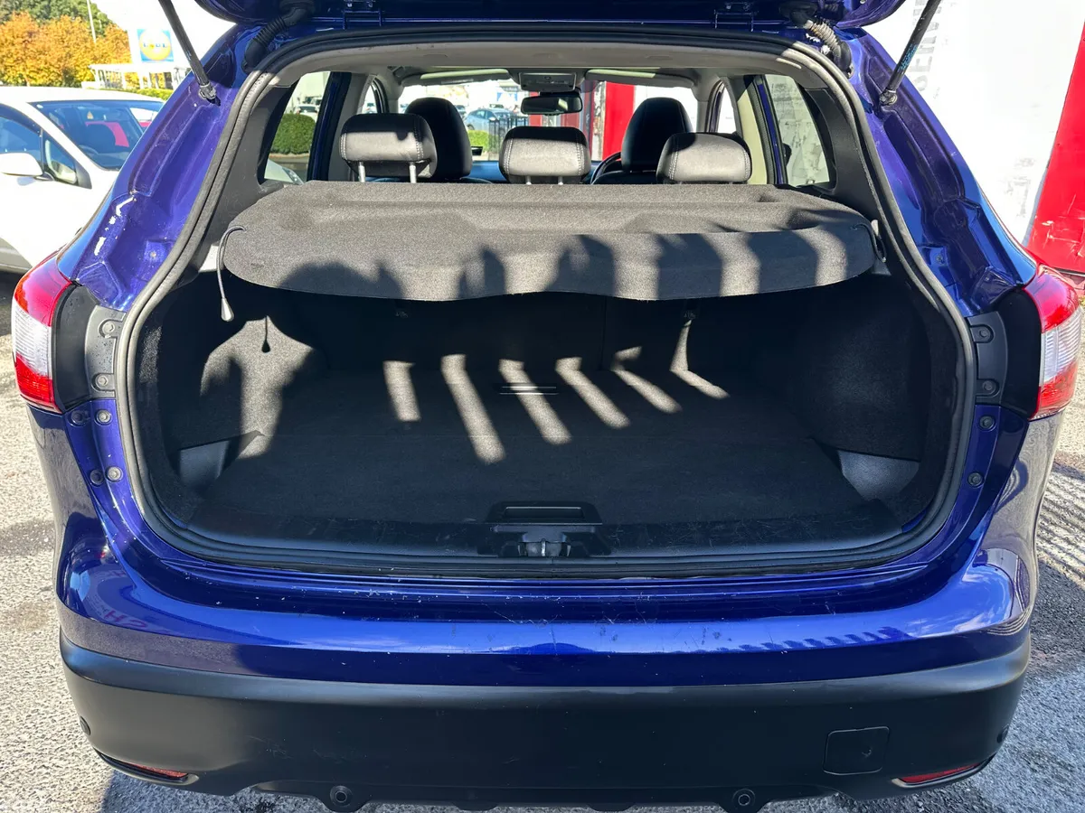 Nissan Qashqai SUV, Petrol, 2017, Blue