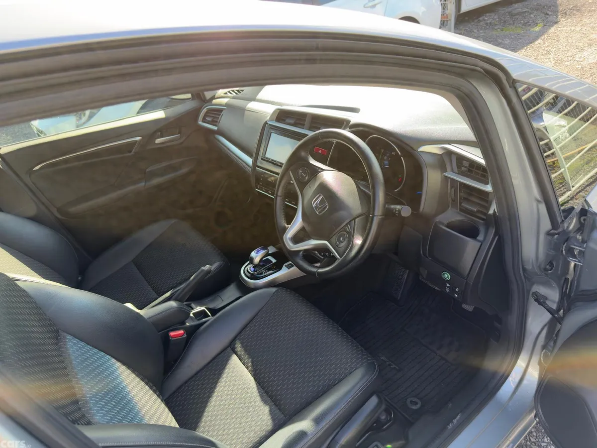 Honda Fit Hatchback, Petrol Hybrid, 2017, Silver