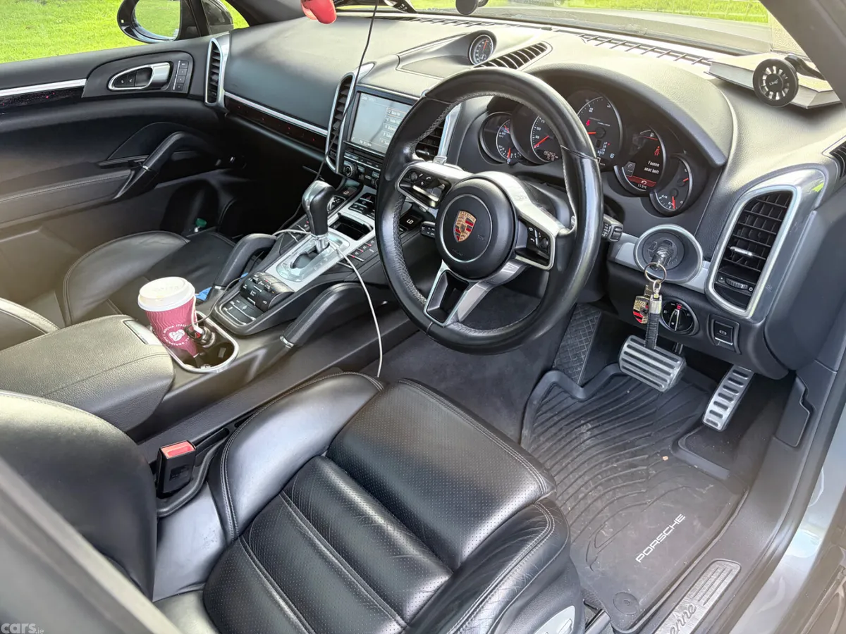 Porsche Cayenne SUV, Diesel, 2015, Grey