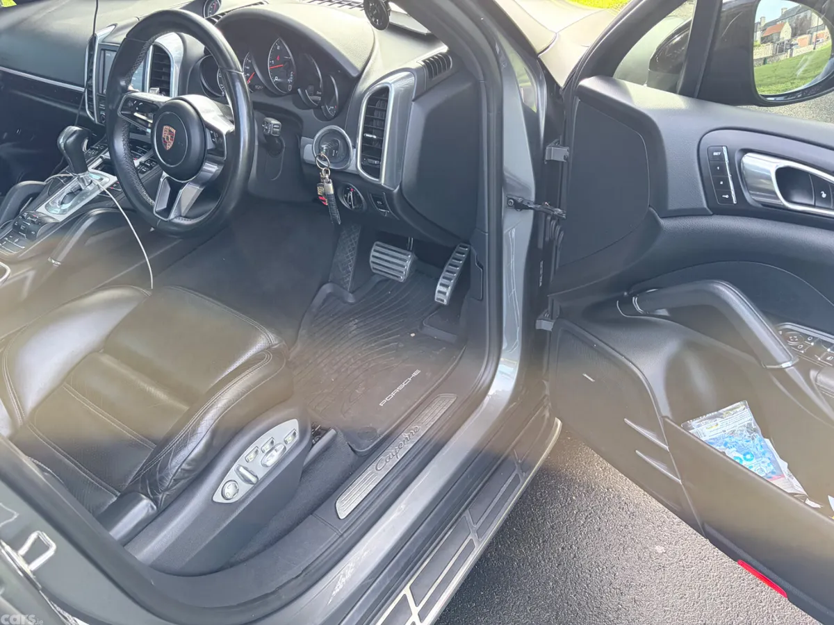 Porsche Cayenne SUV, Diesel, 2015, Grey