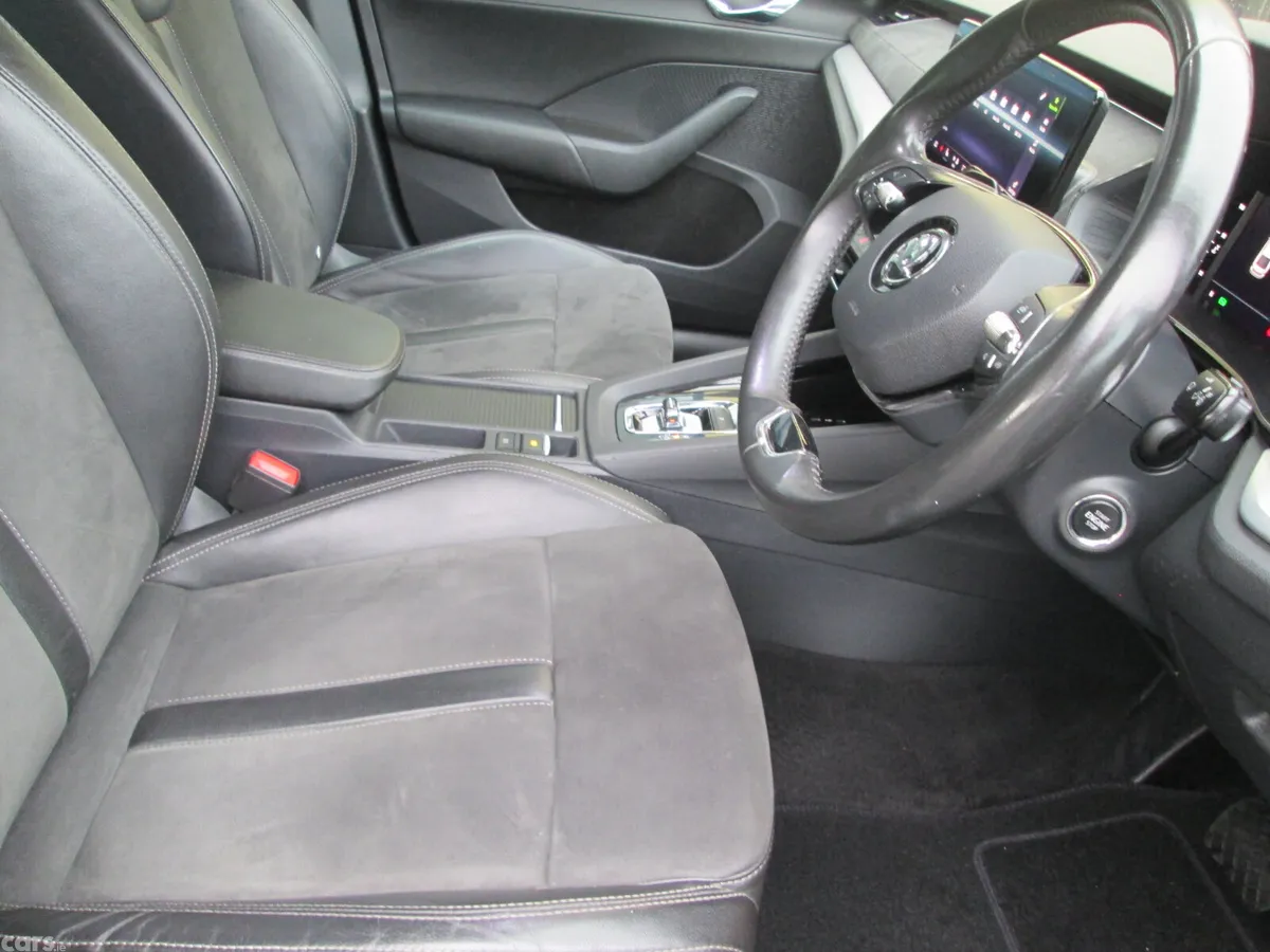 Skoda Octavia Hatchback, Diesel, 2021, Grey