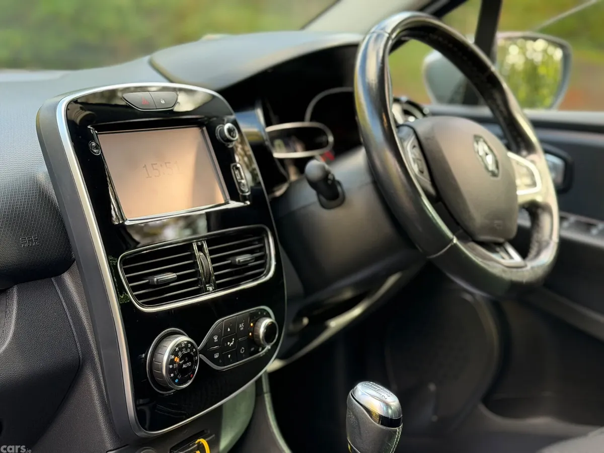 Renault Clio Hatchback, Diesel, 2018, White